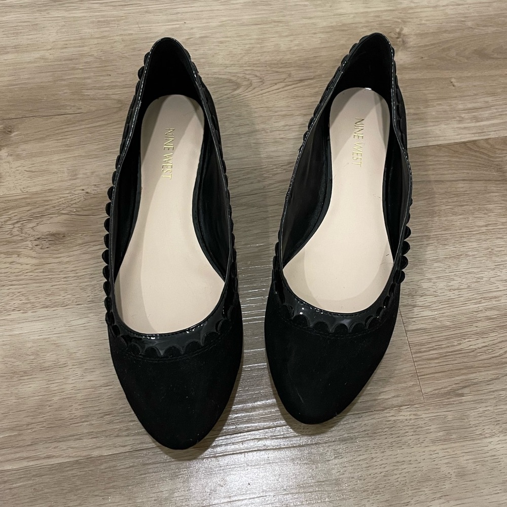 Nine West Black Scalloped Flats